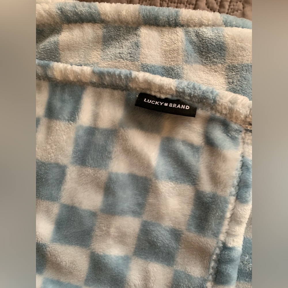 Lucky Brand Sky and Ivory Checkered Throw - Picture 3 of 5